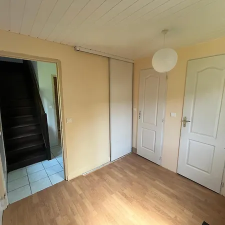Independant Dans Maison En Pierre *